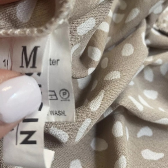 Shein Women’s Beige Tan Polka Dot V-Neck Shirred Waist Mini Dress Size Medium - Picture 7 of 13